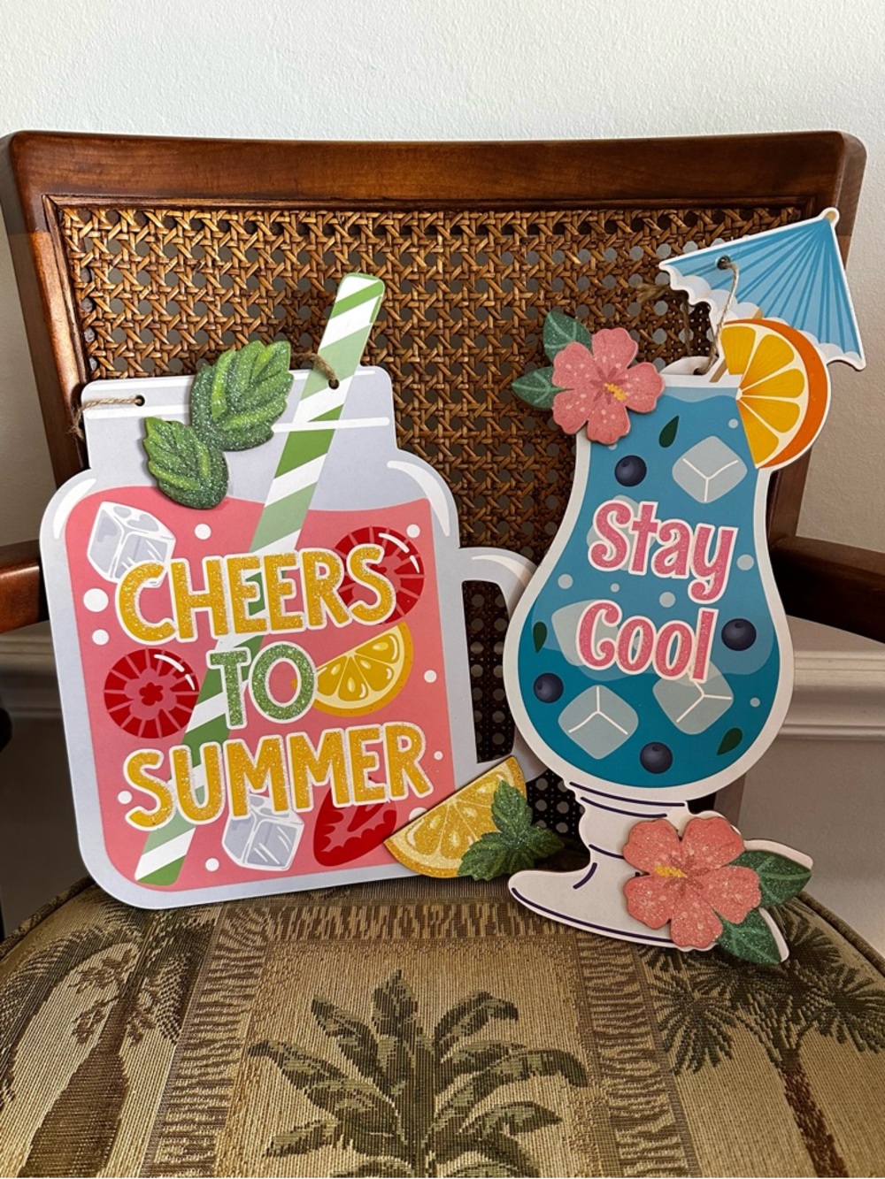 🍹 Summer Cocktail Drink Wall Decor Set of 2 Hanging Signs NWT Cheers 🍹